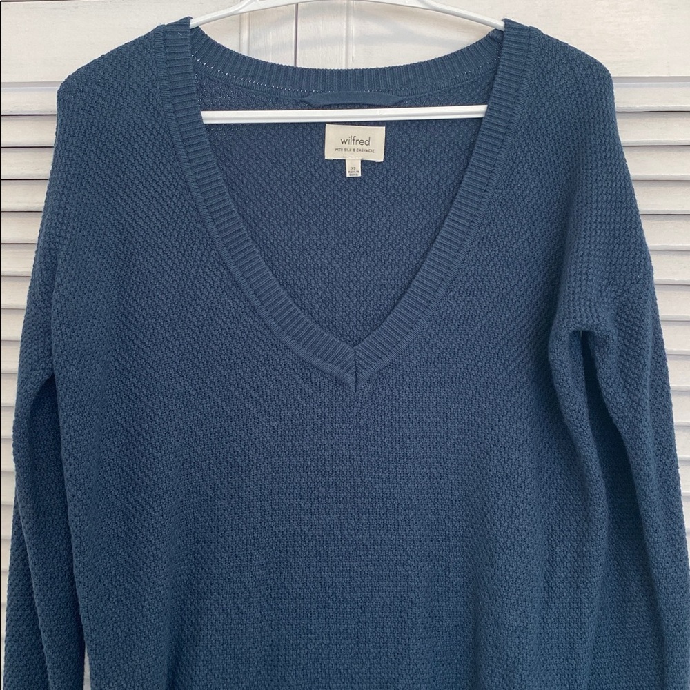 Aritzia Wilfred With Silk & Cashmere V-Neck Sweater